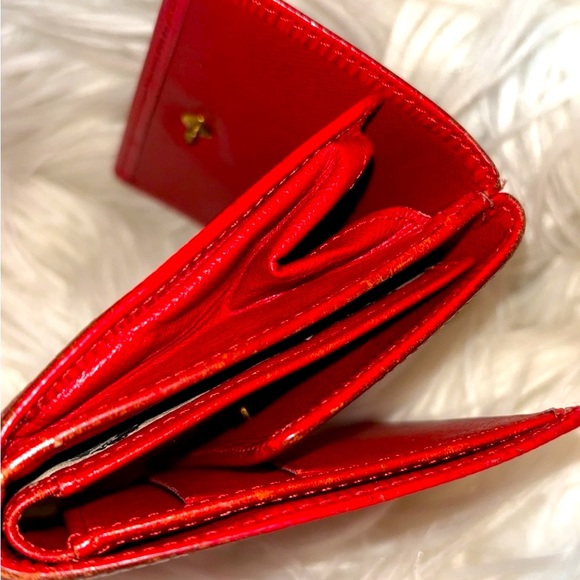 Authentic Louis Vuitton Red Epi Wallet. Serial #: SP0996 - Picture 7 of 9